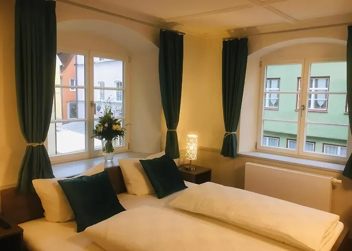Urban Flair Hotel *
